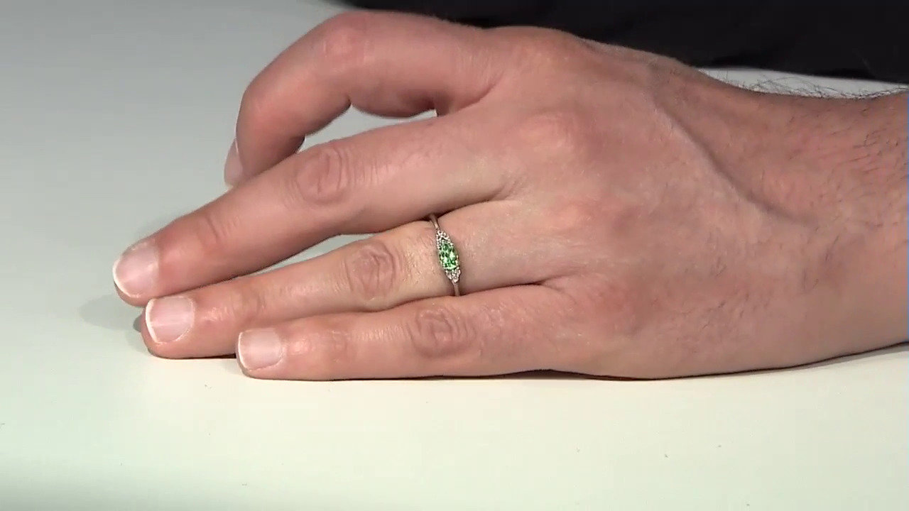 Video Merelani Garnet Silver Ring