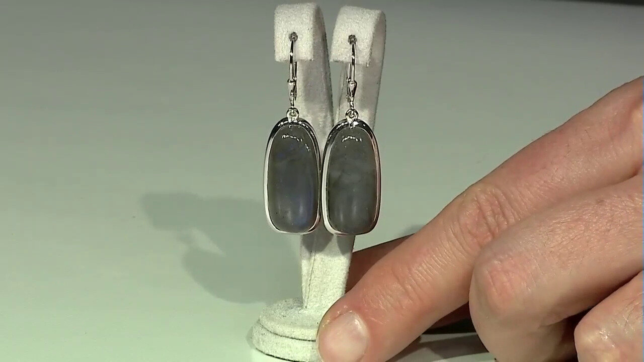 Video Blue Maniry Labradorite Silver Earrings (KM by Juwelo)