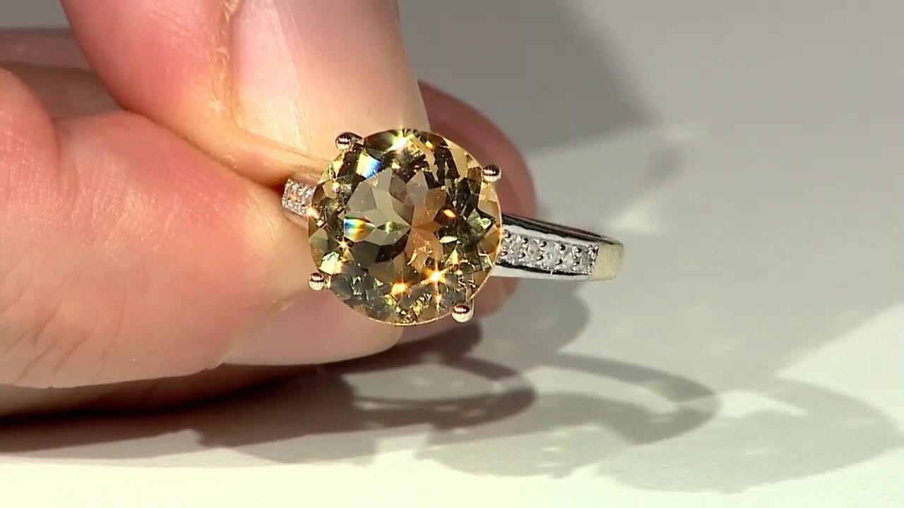 Video Gouden ring met een gouden beril
