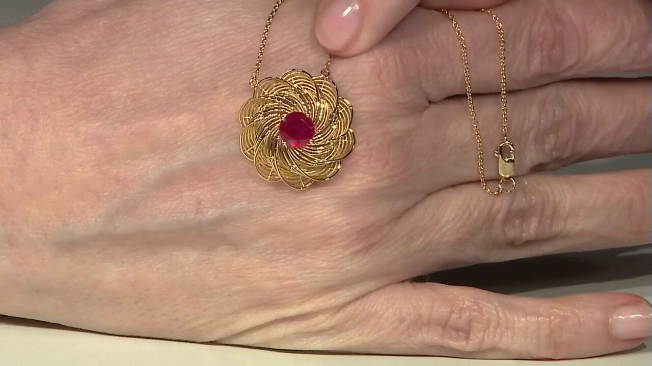 Video 9K Madagascar Ruby Gold Necklace (Ornaments by de Melo)